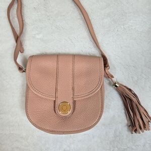 ISAAC MIZRAHI Purse Pebble Leather Saddle Crossbody Tassel Flap Small